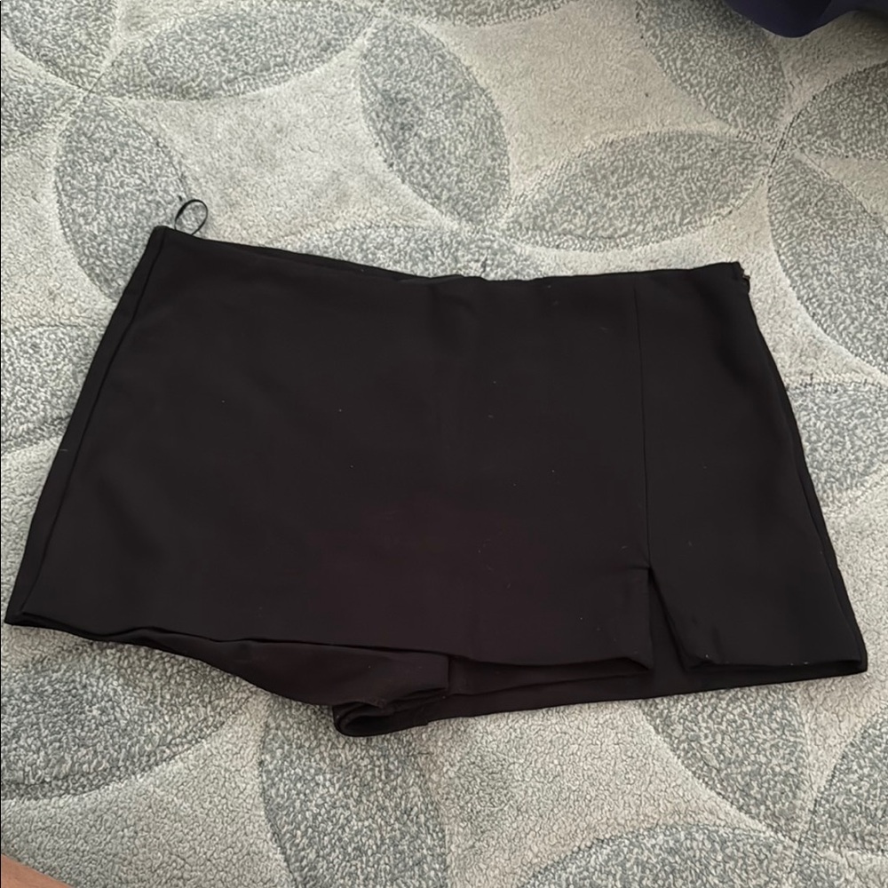 Elegant Black ZARA Women's Skort